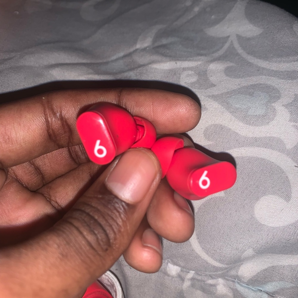 Red beats earbuds, still new, barely used